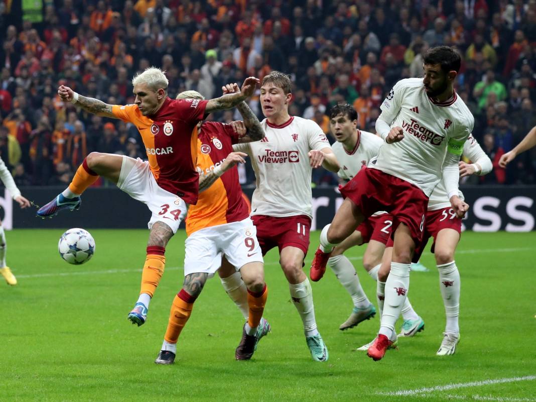 Galatasaray'ın muhteşem geri dönüşünden çok özel resimler: Tribünler şov yaptı 12